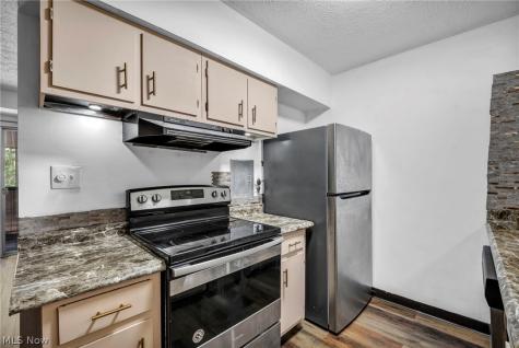 16430 Heather Lane Middleburg Heights OH 44130