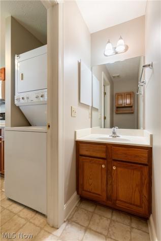315 Abby Lane Hartville OH 44632