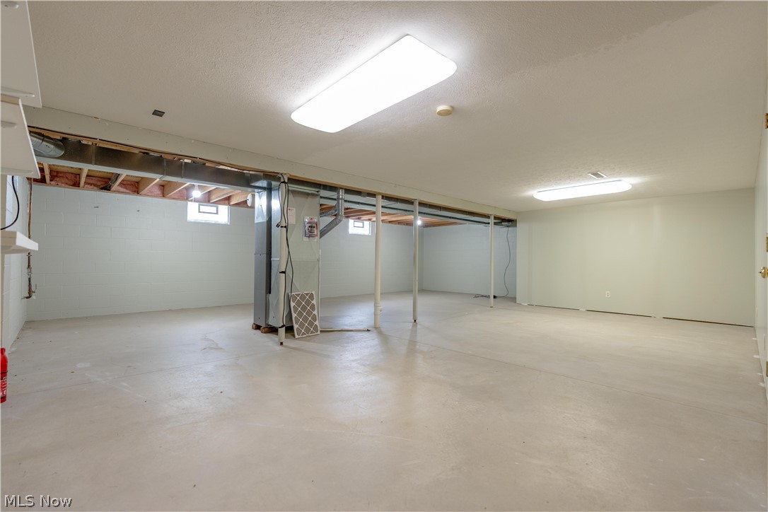 315 Abby Lane Hartville OH 44632