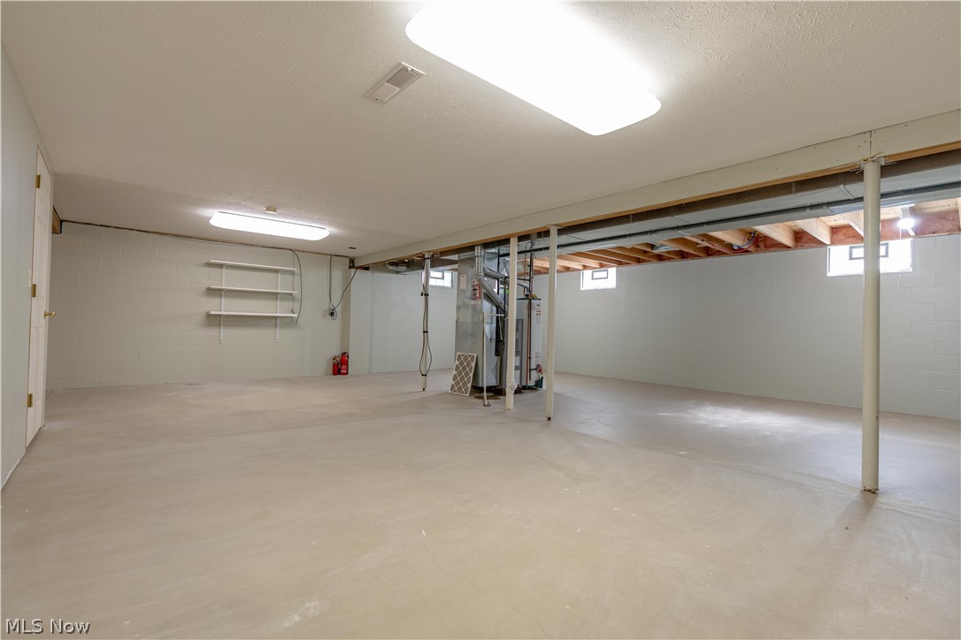 315 Abby Lane Hartville OH 44632