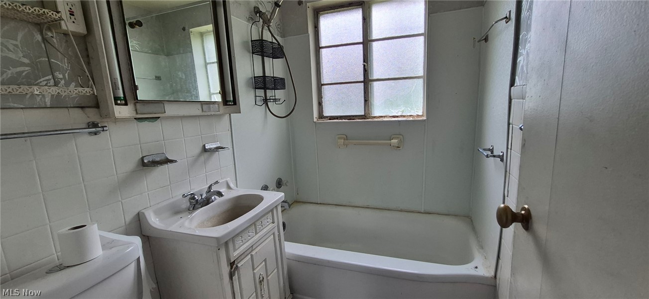 421 Kenwood Drive Euclid OH 44123