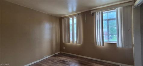421 Kenwood Drive Euclid OH 44123