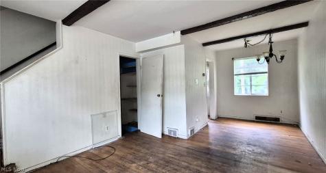 421 Kenwood Drive Euclid OH 44123