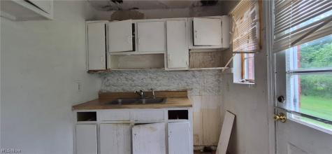 421 Kenwood Drive Euclid OH 44123