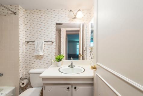 22701 Center Ridge Road Rocky River OH 44116