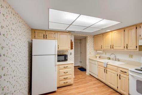 22701 Center Ridge Road Rocky River OH 44116