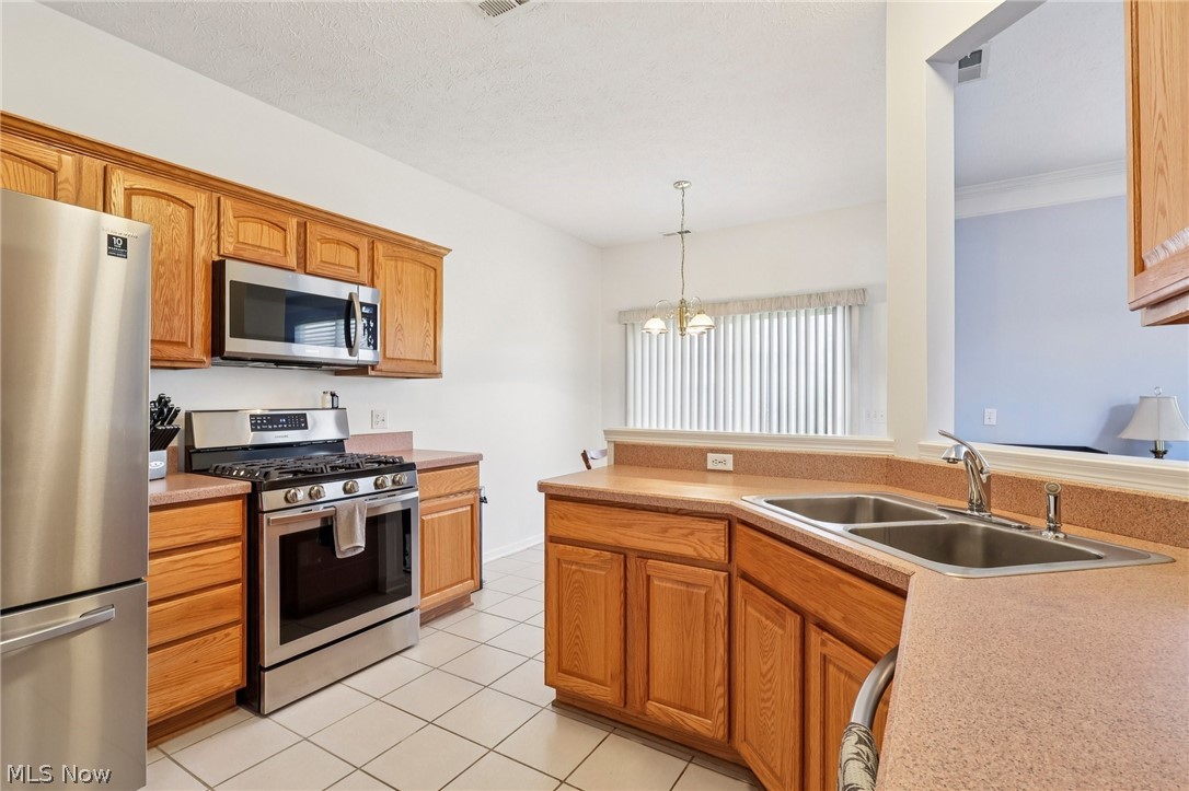 1437 N Yorkshire Drive Broadview Heights OH 44147