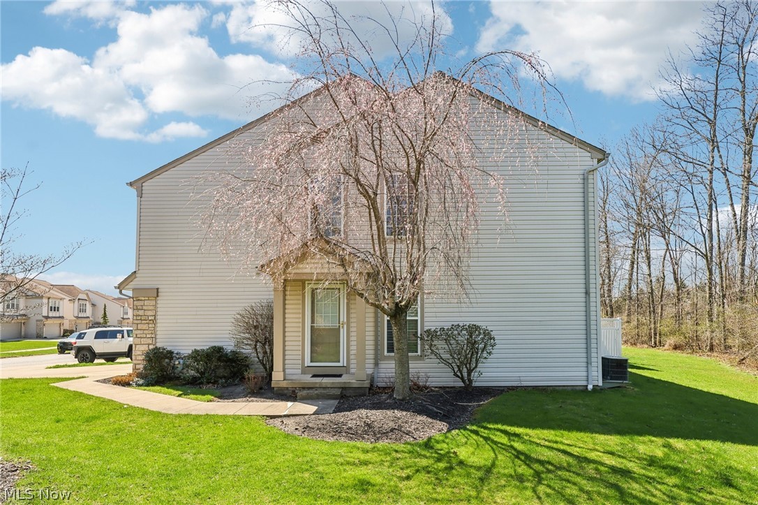 1437 N Yorkshire Drive Broadview Heights OH 44147