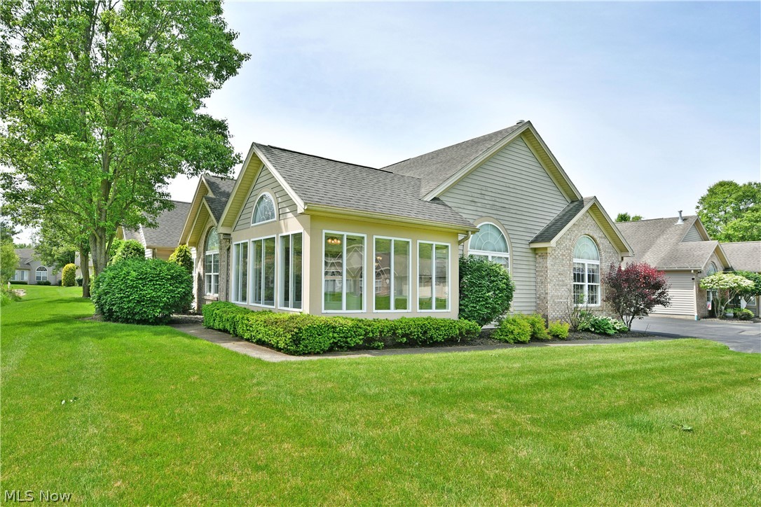 1103 Willow Brook Drive NE Warren OH 44483