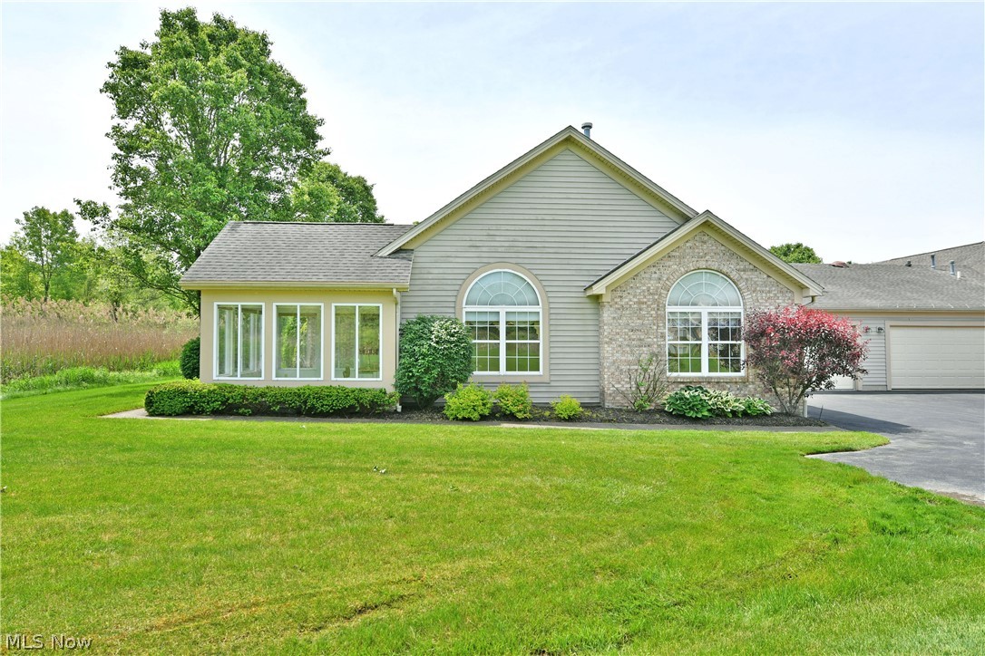 1103 Willow Brook Drive NE Warren OH 44483