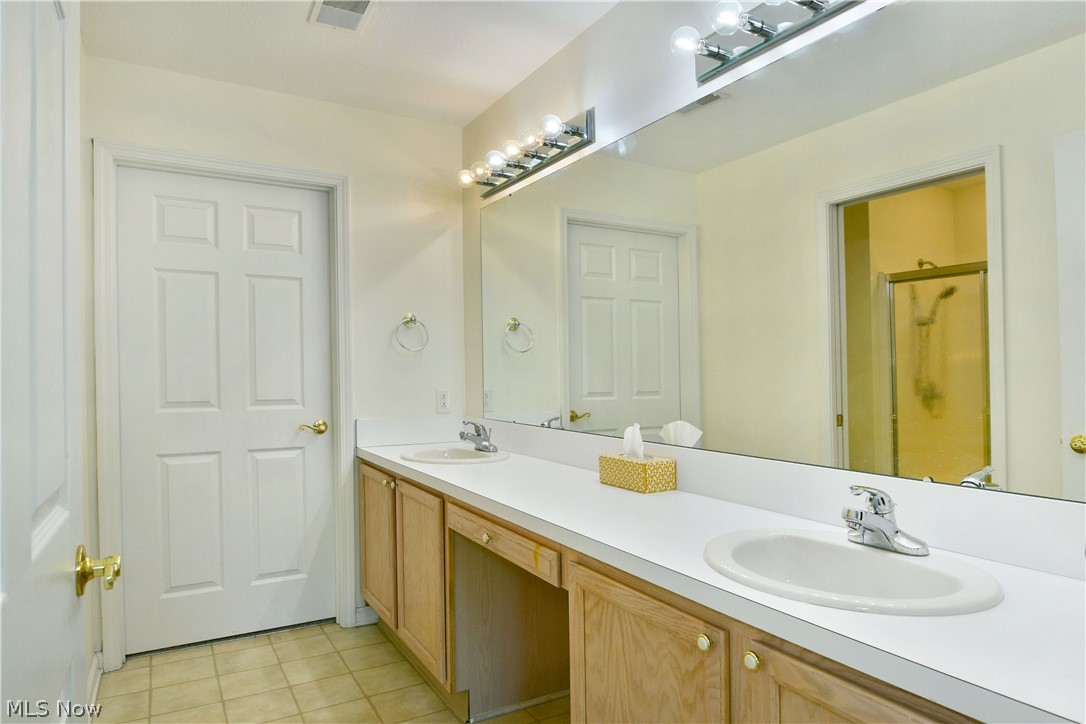 1103 Willow Brook Drive NE Warren OH 44483