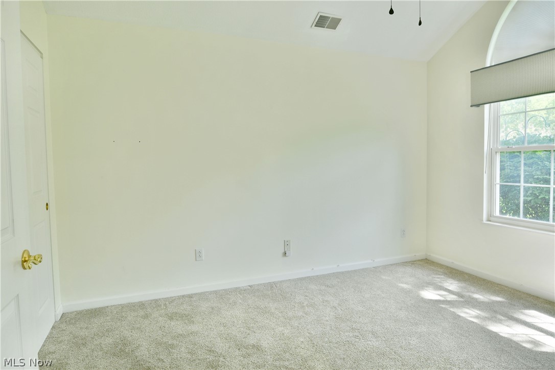 1103 Willow Brook Drive NE Warren OH 44483