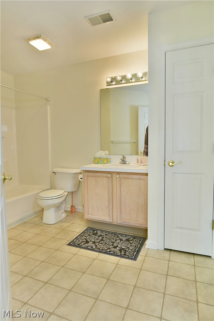 1103 Willow Brook Drive NE Warren OH 44483