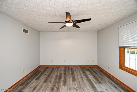 12782 Forsythia Avenue NW Uniontown OH 44685