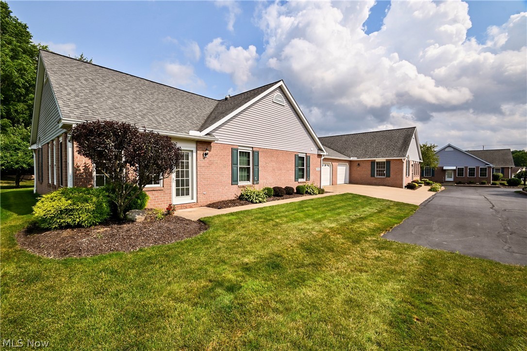 12782 Forsythia Avenue NW Uniontown OH 44685