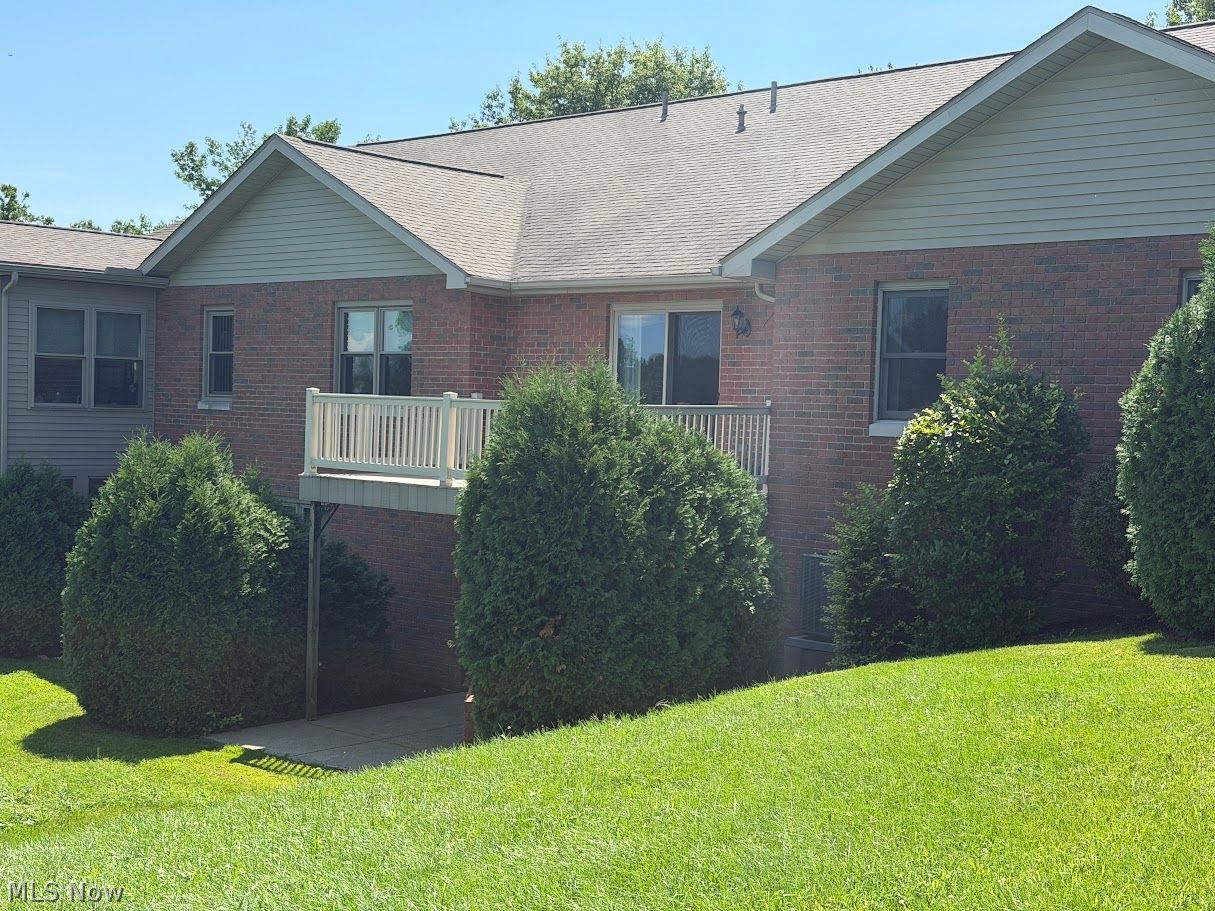 115 Oakmont Drive Dover OH 44622