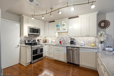 657 Hampton Ridge Drive Akron OH 44313