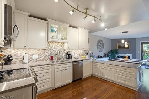 657 Hampton Ridge Drive Akron OH 44313
