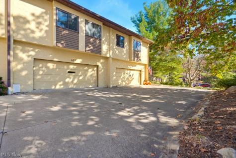 657 Hampton Ridge Drive Akron OH 44313