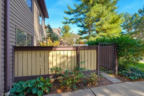 657 Hampton Ridge Drive Akron OH 44313
