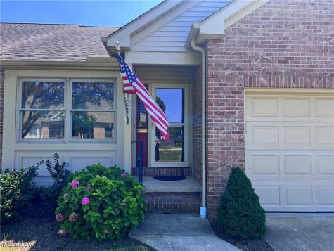 121 Oakley Green Drive Elyria OH 44035