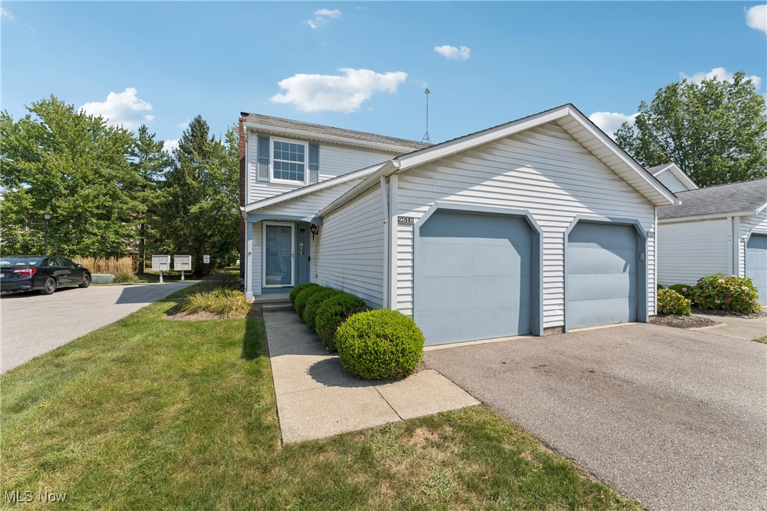 9618 E Idlewood Drive Twinsburg OH 44087