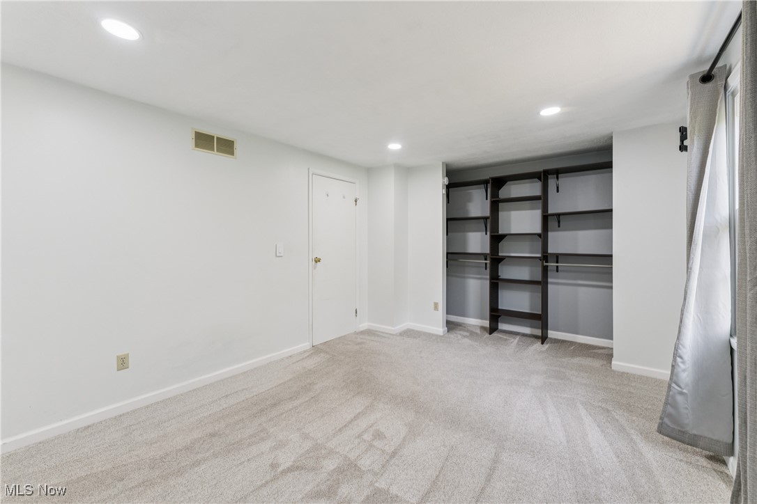 9618 E Idlewood Drive Twinsburg OH 44087