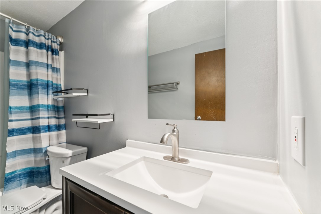 9618 E Idlewood Drive Twinsburg OH 44087