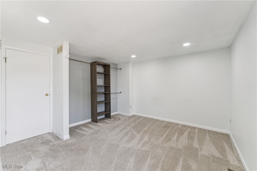 9618 E Idlewood Drive Twinsburg OH 44087