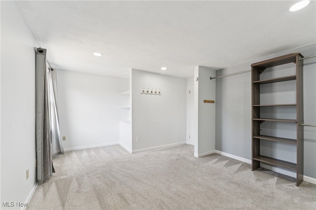 9618 E Idlewood Drive Twinsburg OH 44087