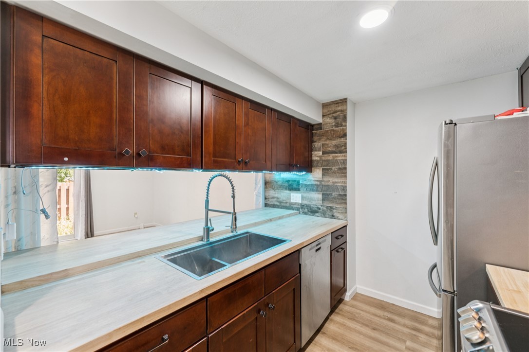 9618 E Idlewood Drive Twinsburg OH 44087