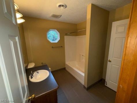 691 S Point Trail Berea OH 44017