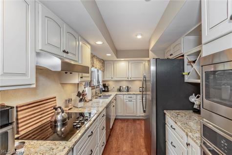 1936 Hemlock Drive Kent OH 44240