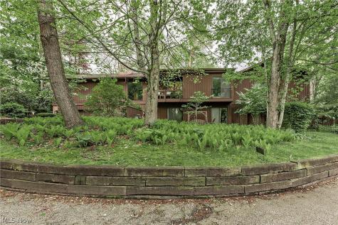 1936 Hemlock Drive Kent OH 44240