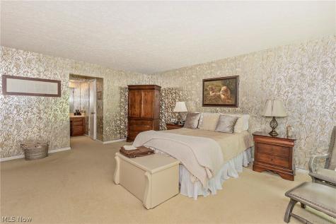 1936 Hemlock Drive Kent OH 44240
