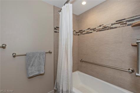 1936 Hemlock Drive Kent OH 44240