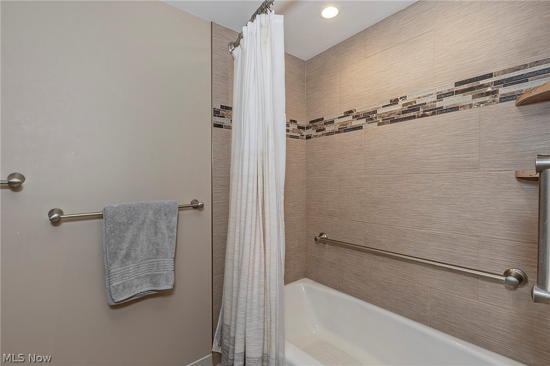 1936 Hemlock Drive Kent OH 44240