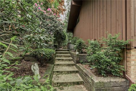 1936 Hemlock Drive Kent OH 44240
