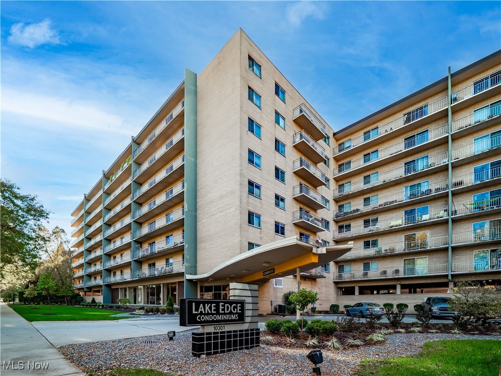 10301 Lake Avenue Cleveland OH 44102