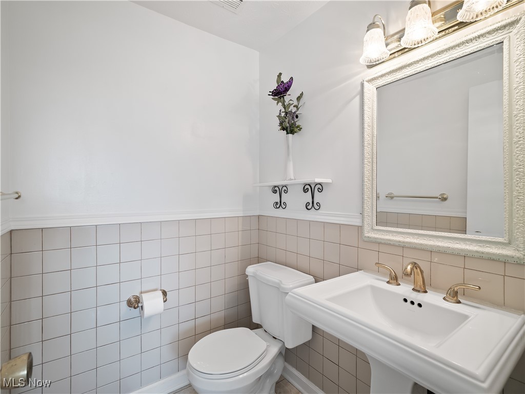 10301 Lake Avenue Cleveland OH 44102