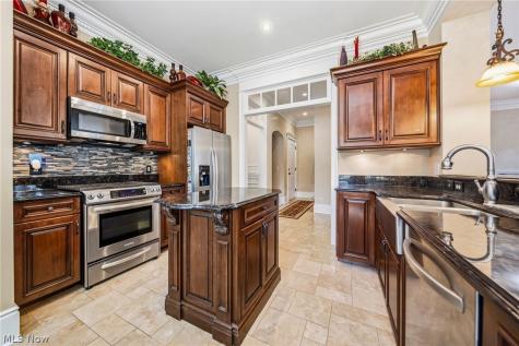 39487 Tudor Drive Willoughby OH 44094