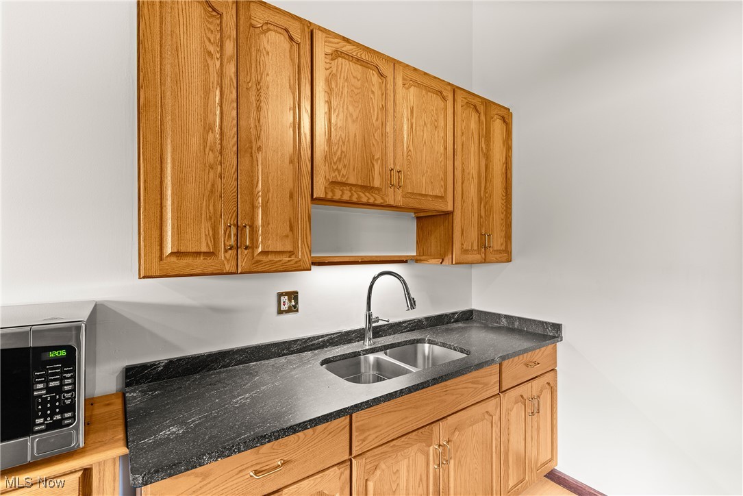 21872 River Oaks Drive Rocky River OH 44116