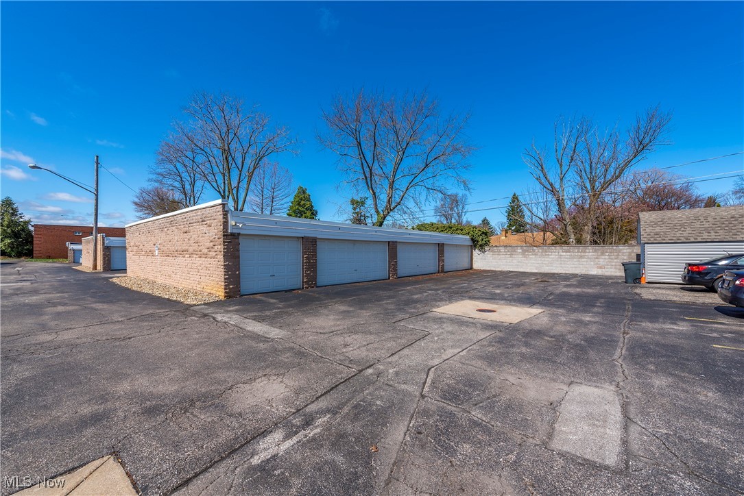 21872 River Oaks Drive Rocky River OH 44116