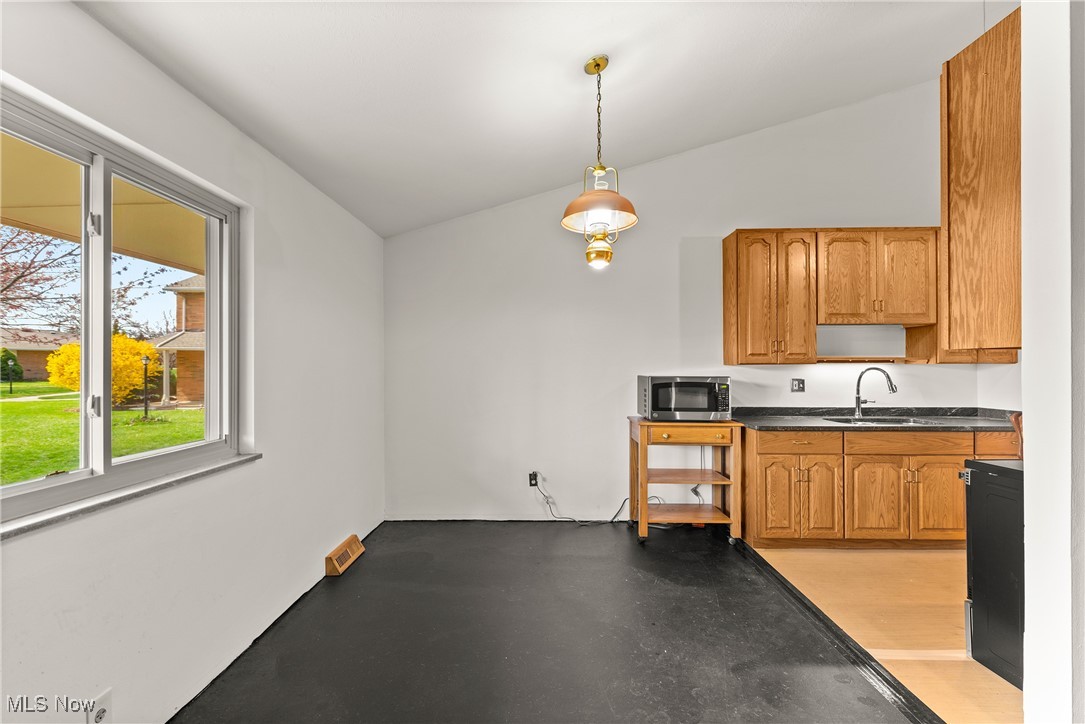 21872 River Oaks Drive Rocky River OH 44116