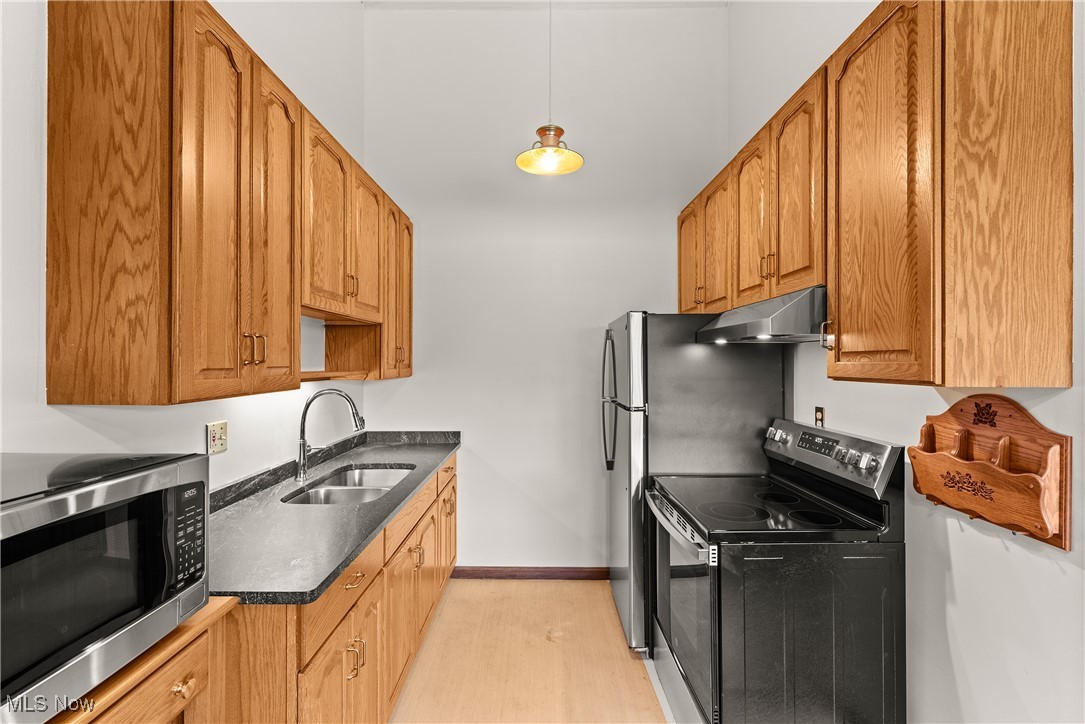 21872 River Oaks Drive Rocky River OH 44116