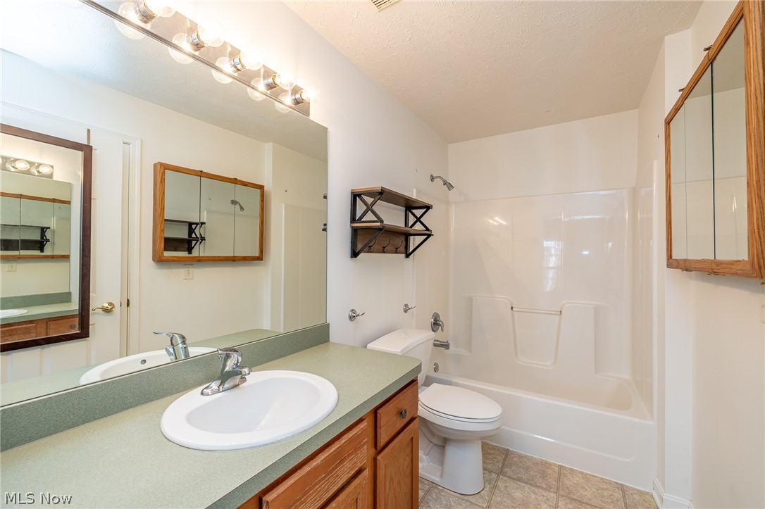 23004 Chandlers Lane Olmsted Falls OH 44138