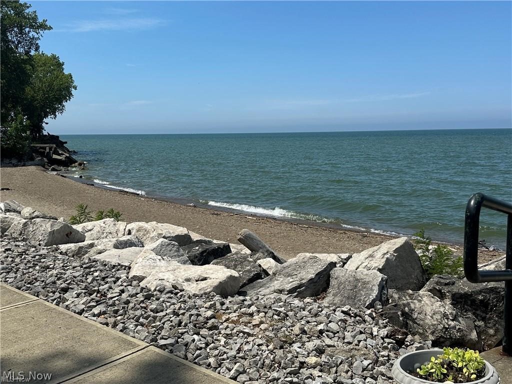 63 Sunset Cove Circle Eastlake OH 44095