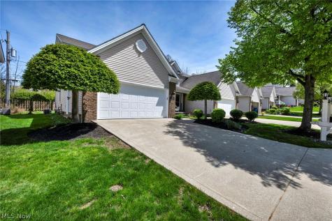 63 Sunset Cove Circle Eastlake OH 44095