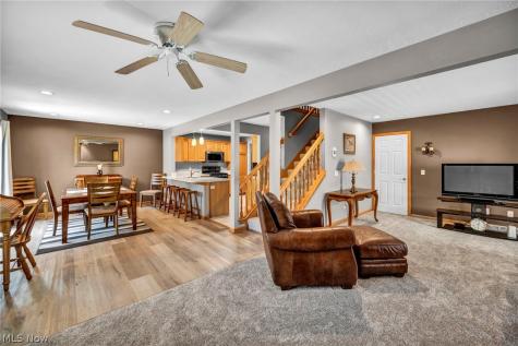 63 Sunset Cove Circle Eastlake OH 44095