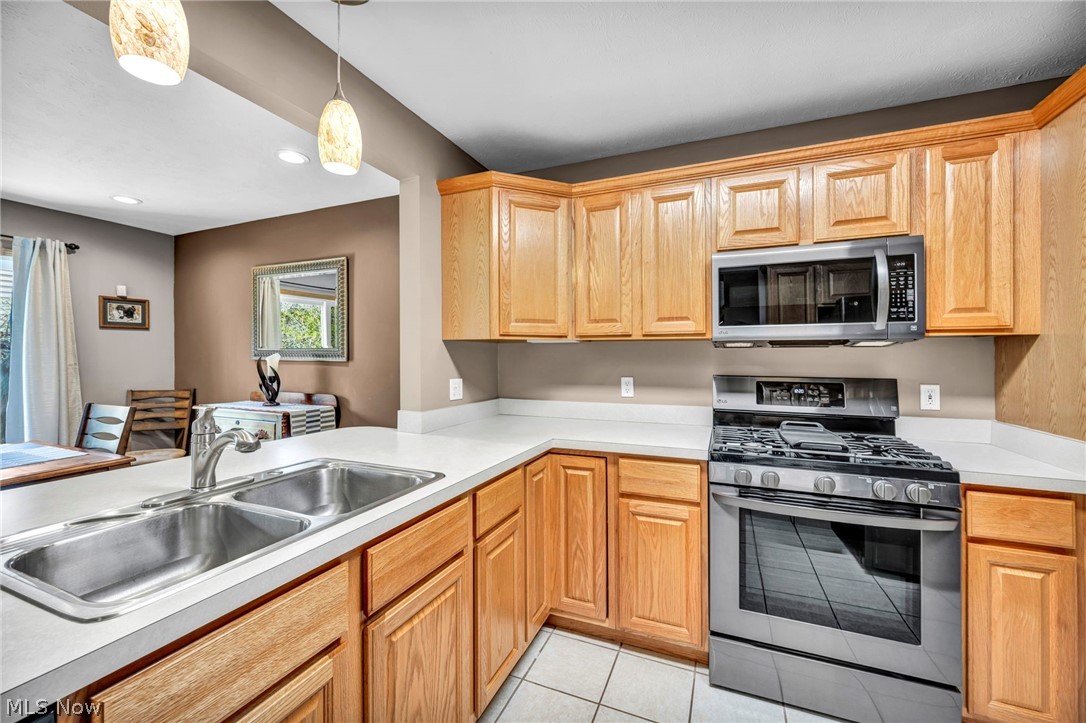 63 Sunset Cove Circle Eastlake OH 44095